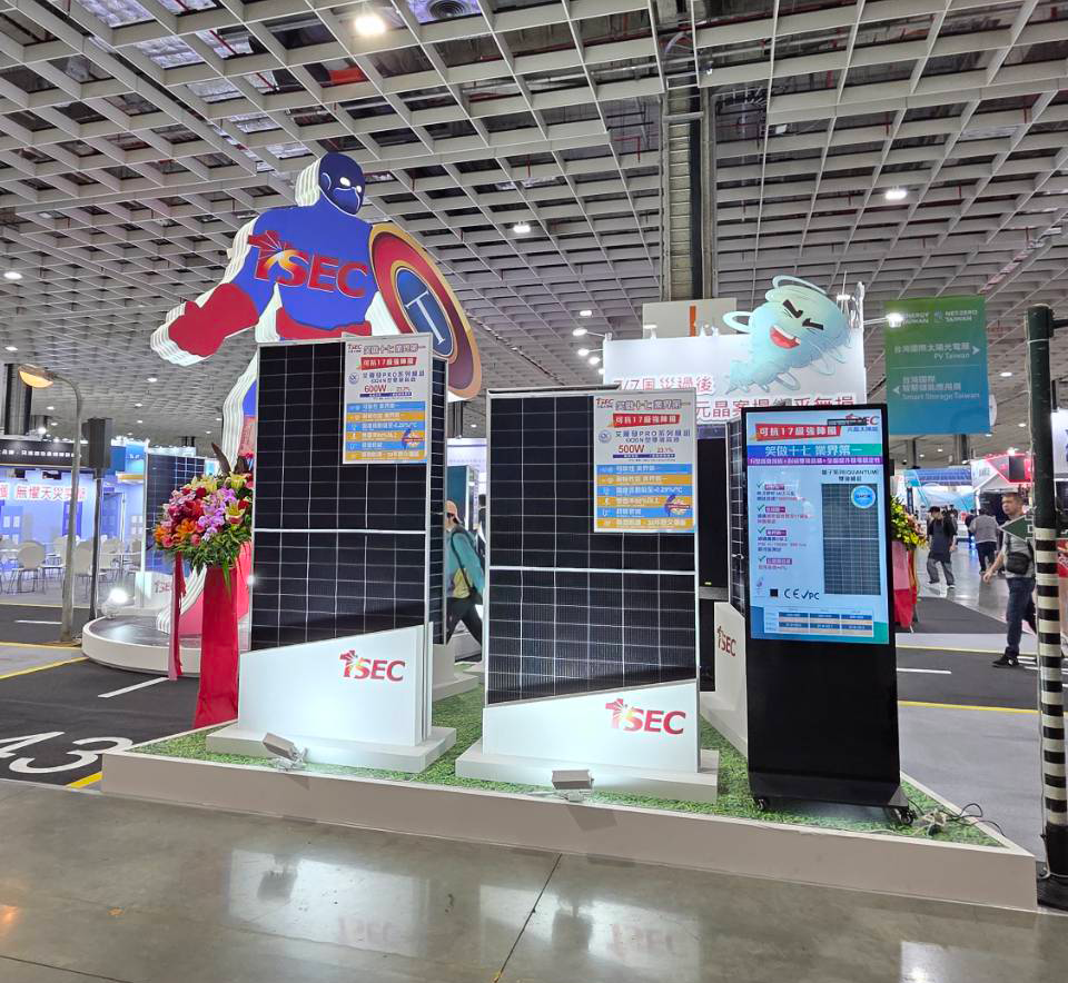 MLT荷重試験において、最大 7300／5500 Pa の耐荷重性能を有し、世界最高水準を誇ります